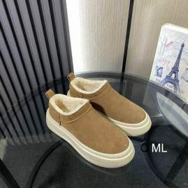 Picture of UGG Shoes _SKUUGGsz39-44ML111319867